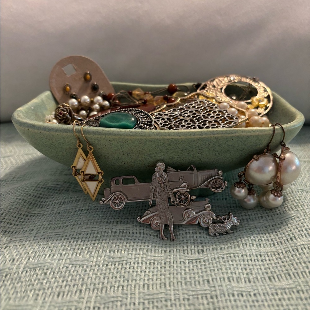 Vintage McCOY Pottery Soap Dish from 1899 Mystery Jewelry Jar